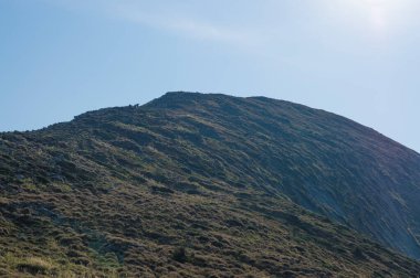 dağ sırtı gökyüzü