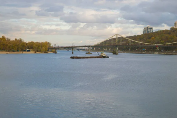 Řeka Pozadí Mostu — Stock fotografie