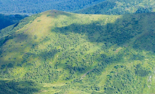 Laderas Montaña Con Prado Verde — Foto de Stock