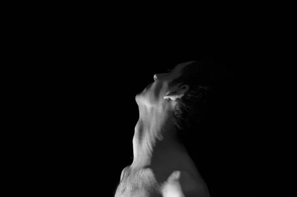 Чорно Білий Фотопортрет Хлопця Драматичному Освітленні — стокове фото