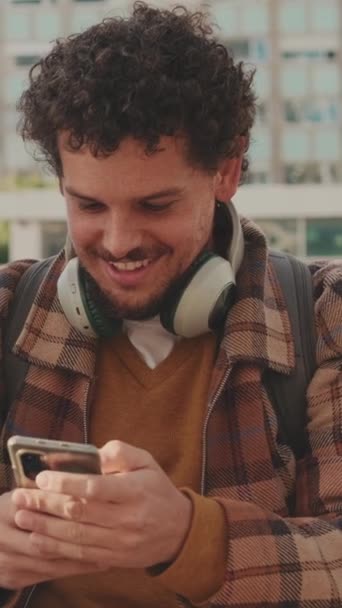 Portrait Happy Guy Typing Social Media Message His Mobile Phone — Vídeos de Stock