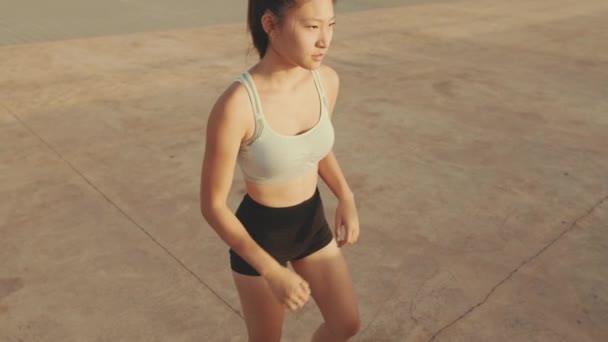 Asian Girl Sports Top Does Workout Squats Quadriceps Exercises Morning — стокове відео