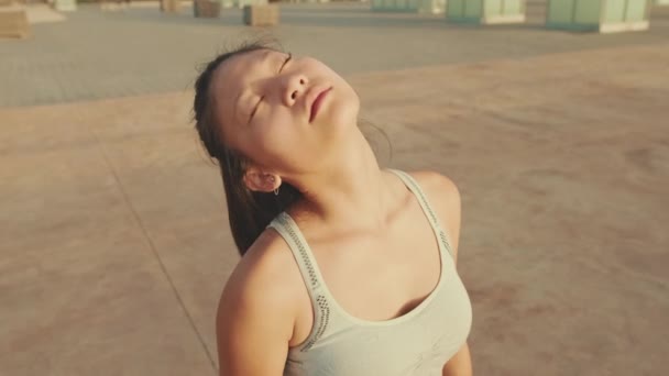 Close Asian Girl Sports Top Does Workout Stretching Gymnastics Morning — Vídeo de Stock