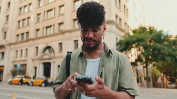 Young Man Beard Dressed Olive Colored Shirt Uses Phone Old — Vídeos de Stock