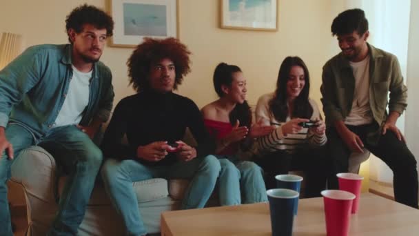 Overjoyed Group Friends Winning Videogame Having Fun Together Sofa Celebrating — Stock Video