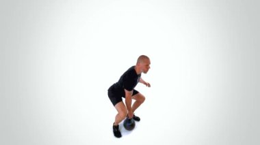 Kettlebell Çift Kollu Rus Kalça Sallaması