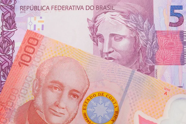 Макро Изображение Розовой Фиолетовой Банкнот Бразилии Паре Цветной Красной Банкнотой — стоковое фото