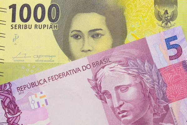 Makro Obraz Różowego Fioletowego Pięć Prawdziwych Banknotów Brazylii Połączeniu Zielonym — Zdjęcie stockowe