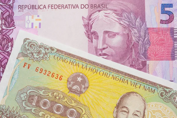 Макро Изображение Розовой Фиолетовой Банкнот Бразилии Паре Желтой Тысячью Банкнот — стоковое фото