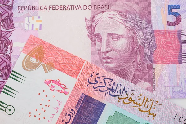 Makro Obraz Růžové Fialové Pětikilové Bankovky Brazílie Spárované Barevnou Padesátilibrovou — Stock fotografie
