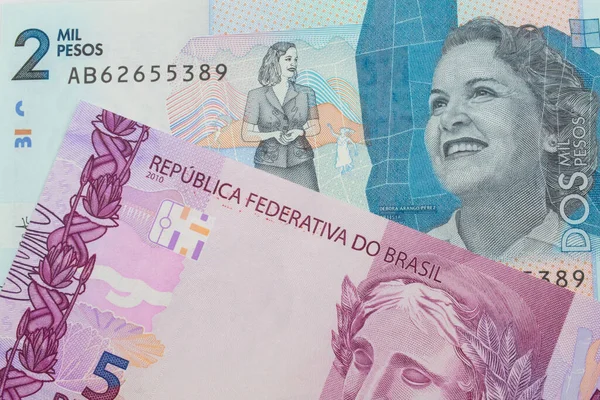 Uma Imagem Macro Uma Nota Banco Rosa Roxa Cinco Reais — Fotografia de Stock