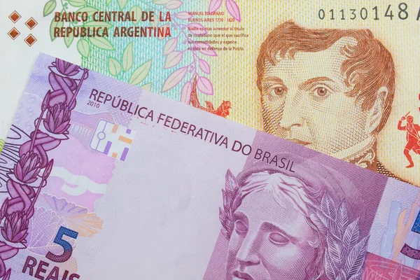 Makro Obraz Růžové Fialové Pětky Brazílie Spárované Barevnou Desetipesovou Bankovkou — Stock fotografie