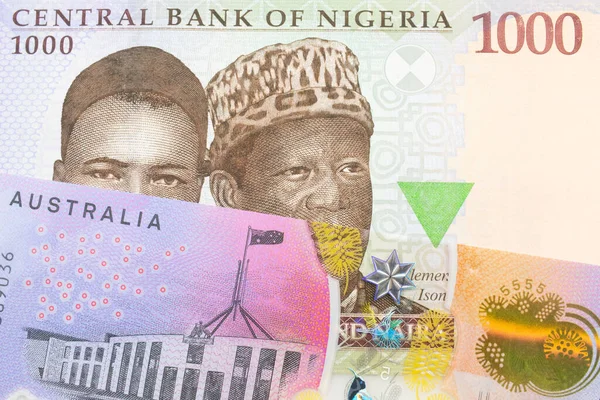 나이지리아 발행되는 푸른색 보라색 초록색 000 니이라 모양의 지폐와 오스트레일리아 — 스톡 사진