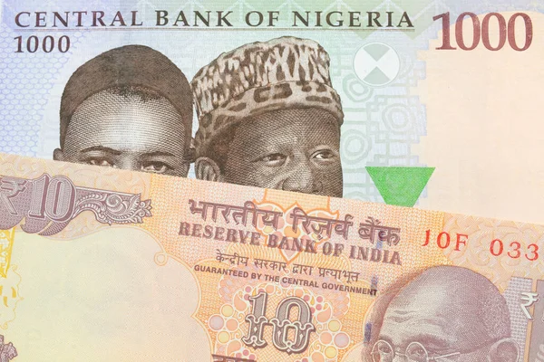 나이지리아 발행되는 푸른색 보라색 초록색 000 니이라 지폐와 이루었다 매크로를 — 스톡 사진