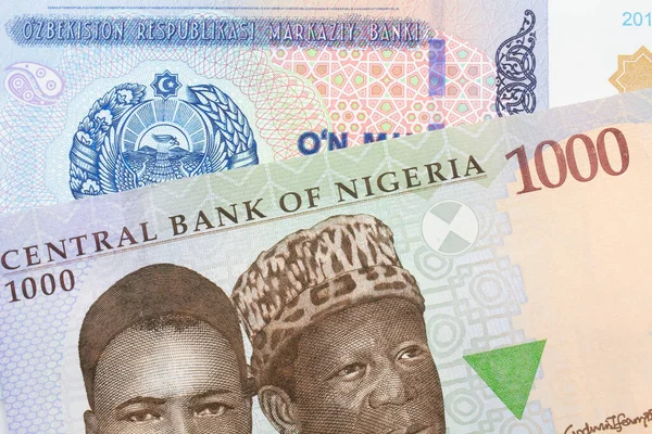 나이지리아 푸른색 초록색 000 나이르 우즈베키스탄 푸른색 초록색 000 지폐가 — 스톡 사진