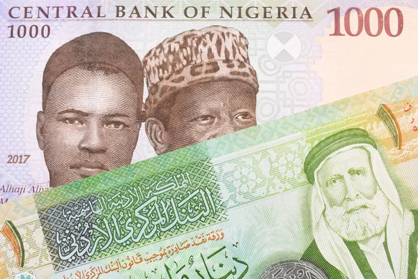 나이지리아 발행되는 푸른색 초록색 000 나이르 모양의 지폐와 요르단 노란색 — 스톡 사진