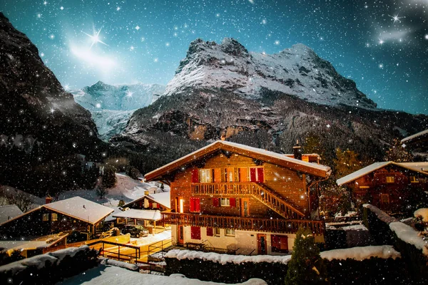 Zimní Noc Grindelwald Zasněžené Hory Hvězdy Dřevěný Dům — Stock fotografie