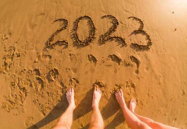 Capodanno Tropicale 2023 Scritto Sabbia Dorata Sulla Spiaggia — Foto Stock