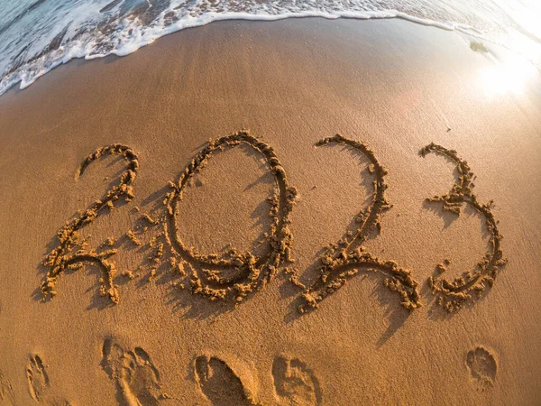 Тропічний Новий Рік 2023 Написаний Золотим Піском Пляжі — стокове фото