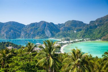 Koh Phi Tayland 'da güzel bir manzara.
