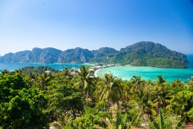 Koh Phi Tayland 'da güzel bir manzara.