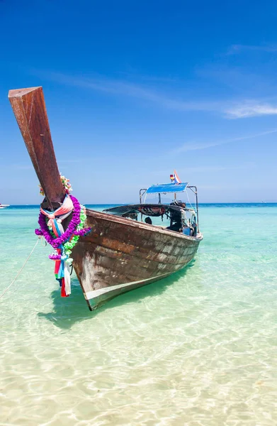 Bella Spiaggia Tropicale Thailandia Con Barche Longtail — Foto Stock