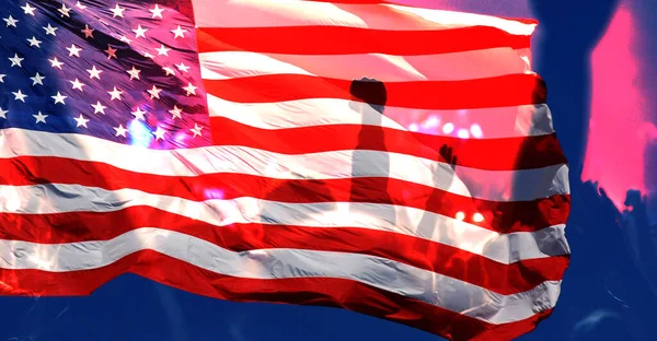 Labdarúgás Vagy Foci Rajongók Usa Zászló Egy Játék Egy Stadionban — Stock Fotó