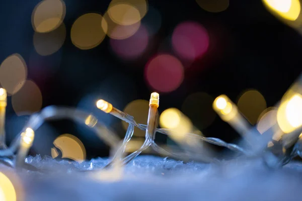 Luces Cadena Navidad Nieve —  Fotos de Stock
