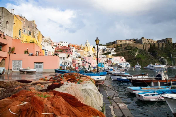 Schöne Italienische Insel Procida Berühmt Für Seinen Farbenfrohen Yachthafen Winzige — Stockfoto