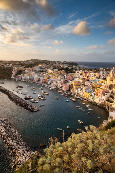 아름다운 이탈리아의 마리나 해변으로 — 스톡 사진