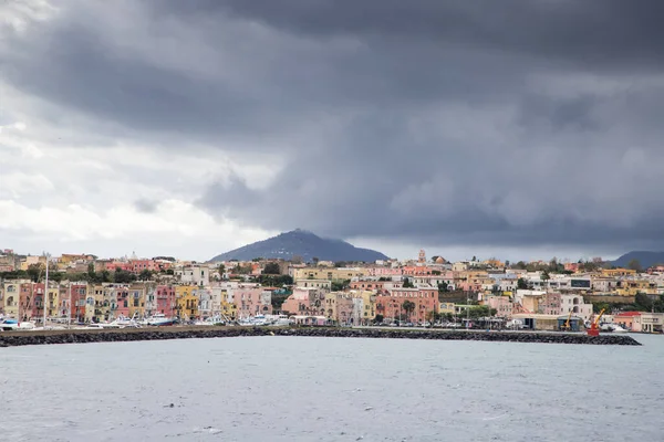 Bellissima Isola Italiana Procida Famosa Suo Porticciolo Colorato Sue Stradine — Foto Stock