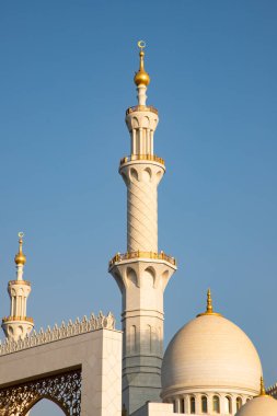 Abu Dabi Birleşik Arap Emirlikleri 'ndeki Şeyh Zayed Büyük Camii' nin detayları.