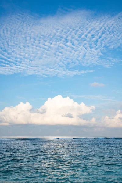 Background Turquoise Sea Blue Sky — Stock Photo, Image