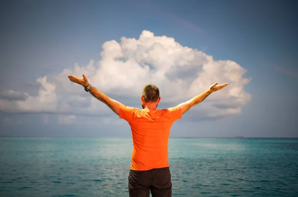 Man Looking Sunset Cloud Tropical Sea Freedom — Stock Photo, Image