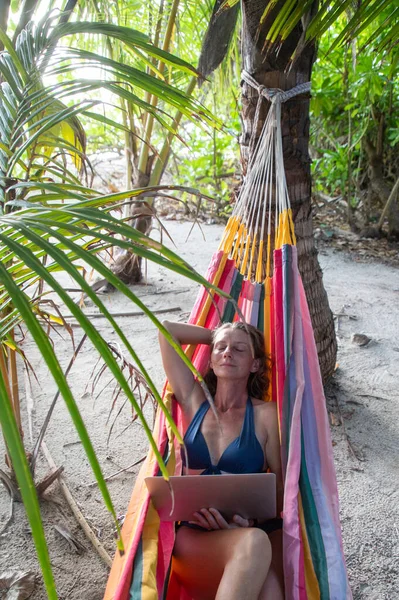 Woman Working Laptop Exotic Beach — Stock Photo, Image