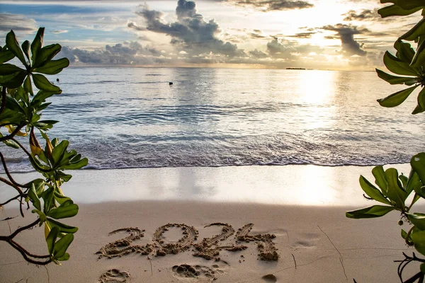 2024 Sand Geschrieben Auf Einer Tropischen Insel — Stockfoto