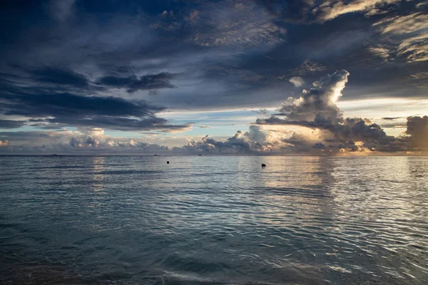 Increíble Puesta Sol Sobre Mar Una Isla Tropical —  Fotos de Stock