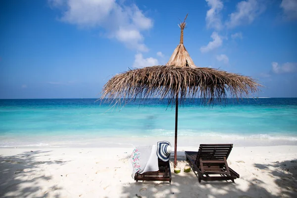 Beach Chairs Beautiful Tropical Beach — Stock Photo, Image