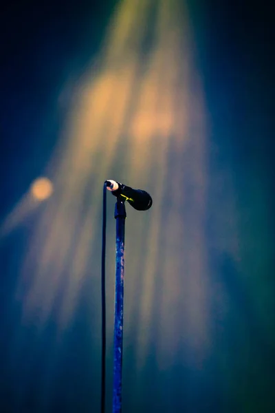 Mikrofon Scenie Koncert Żywo — Zdjęcie stockowe