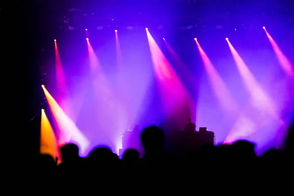 现场音乐会及音乐节的舞台灯光 — 图库照片