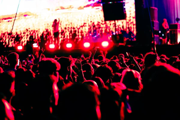 Crowd Partying Stage Lights Live Concert Summer Music Festival — Stock Photo, Image