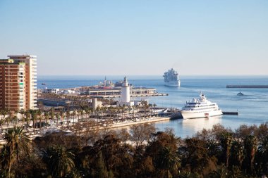 Gün batımı pankartıyla Malaga 'ya bak