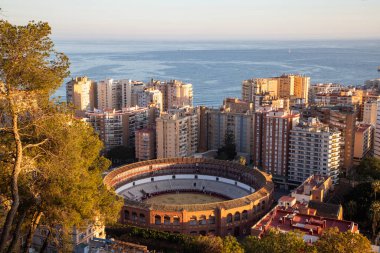 Gün batımı pankartıyla Malaga 'ya bak