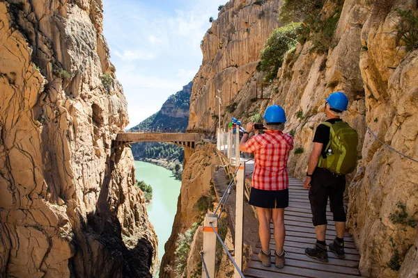 Casal Idoso Trekking Caminito Del Rey Trilha Andaluzia — Fotografia de Stock