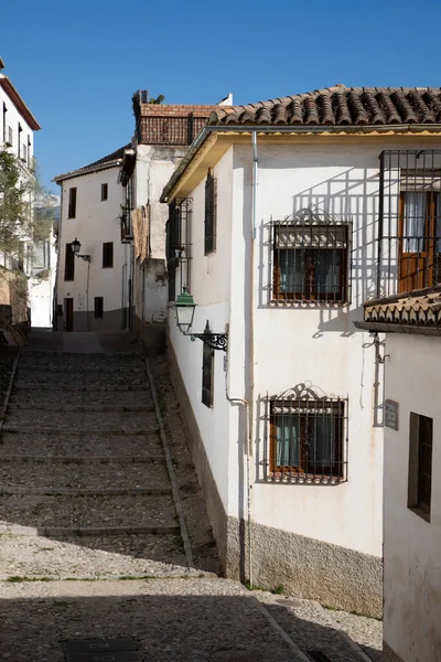 Malowniczej Dzielnicy Albaicin Granadzie Słoneczne Letnie Popołudnie Andaluzja Hiszpania — Zdjęcie stockowe