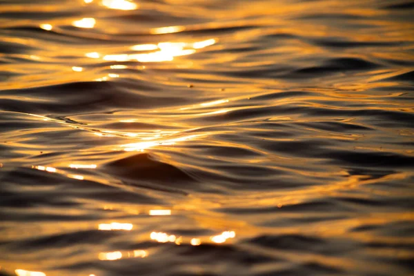 日落时海浪的抽象背景 — 图库照片