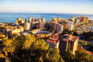 Gün batımı pankartıyla Malaga 'ya bak