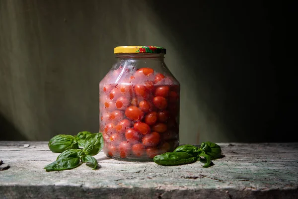 Czerwone Żółte Pomidory Wiśniowe Słoiku Zimę — Zdjęcie stockowe