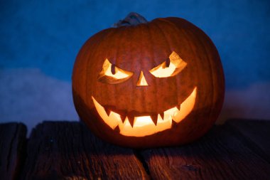 Ürkütücü Jack 'o' Lantern Cadılar Bayramı Balkabağı