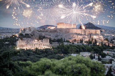 Atina 'da havai fişek gösterisi Mutlu yıllar